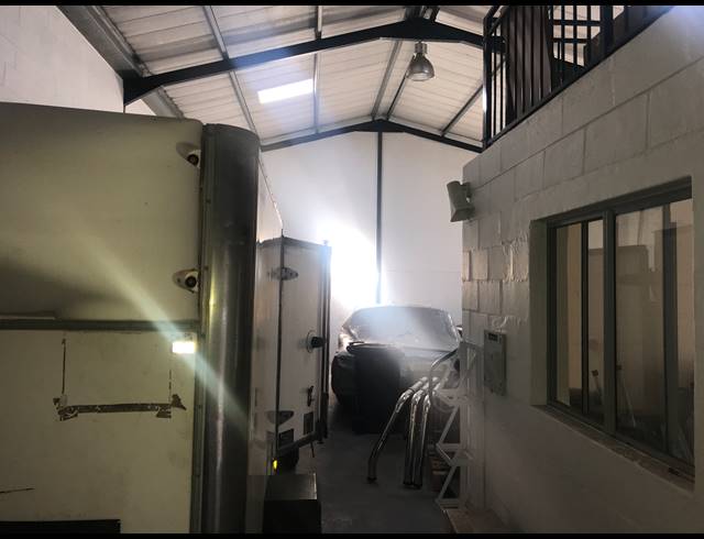 154M² MINI FACTORY RENTED IN BRACKENFELL CENTRAL